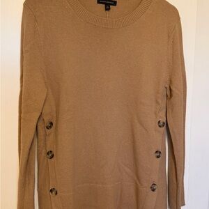 Women’s Banana Republic Camel Tan Button-Accent Sweater size Medium
